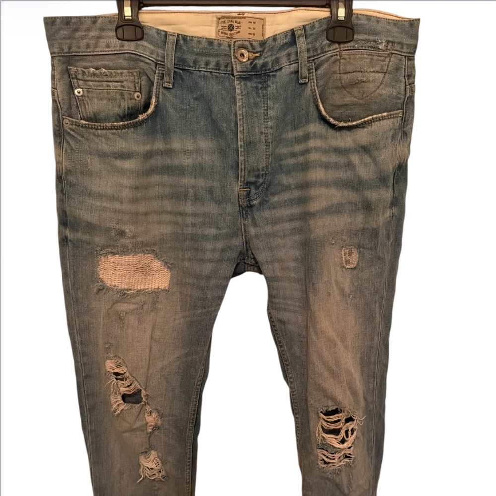 Zara Men's Distressed Skinny Jeans in Faded Blue